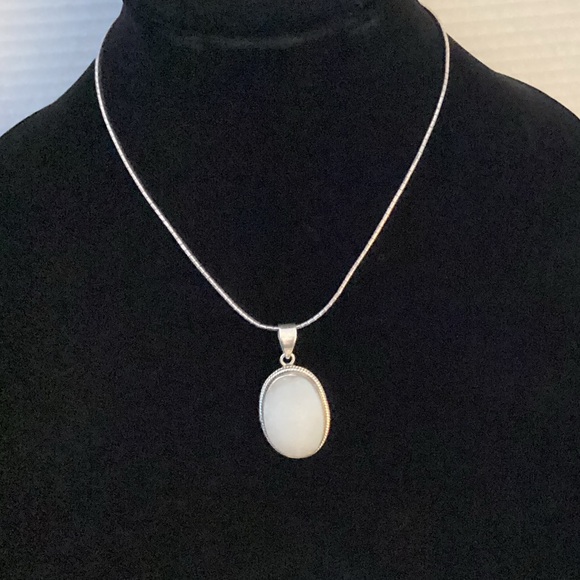 Vintage 925 17” necklace with vintage 925 sterling and Druzy stone pendant - Picture 2 of 10